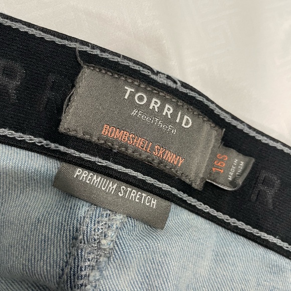 Torrid Light Blue Bombshell Skinny Jeans - Picture 4 of 6